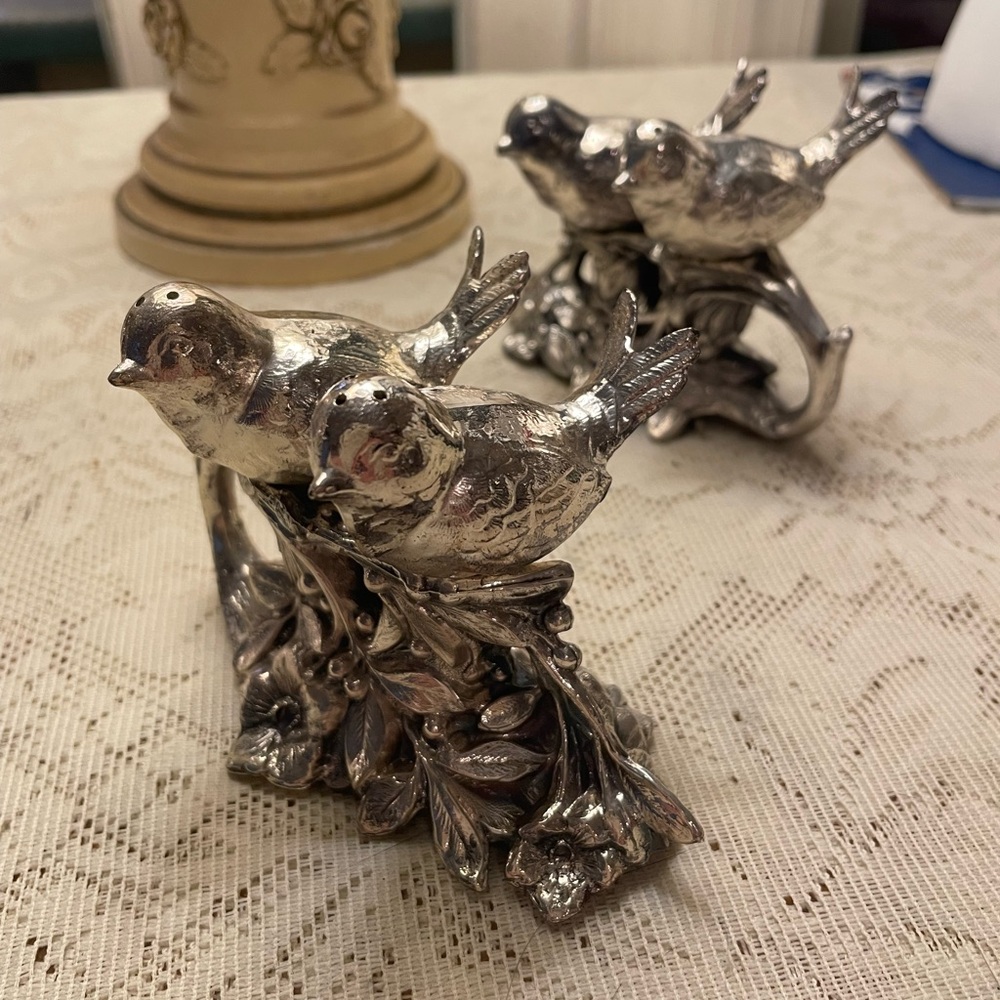 Vintage Weidlich Bros. Silver Plated Lovebirds Bird Salt and Pepper Shakers